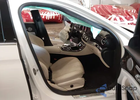 2019 Mercedes-Benz E 300 from USA, damaged, VIN WDDZF4JB3KA530494